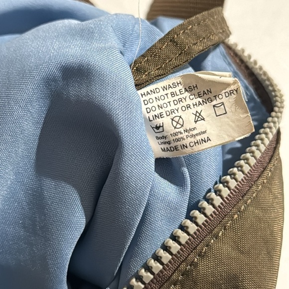 Baggallini Town Crossbody Brown with Blue interior Pockets Organizers Purse - Picture 16 of 16